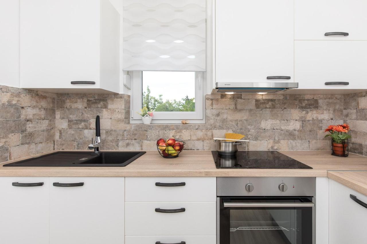 Apartman Jugo 푸나트 외부 사진