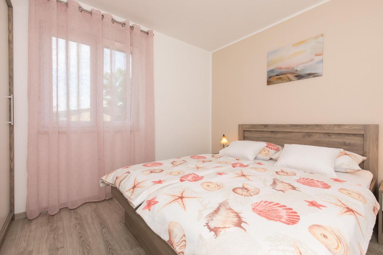 Apartman Jugo 푸나트 외부 사진
